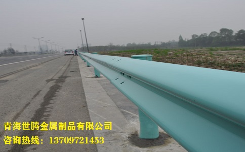 公路<a href='http://www.hlikea.com/shuangbohulan/'target='_blank'><a href='http://www.hlikea.com/shuangbohulan/'target='_blank'>波形護(hù)欄</a></a>板