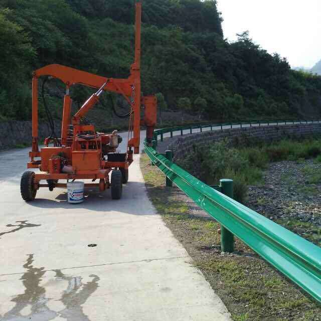<a href='http://www.hlikea.com/shuangbohulan/'target='_blank'>波形護欄</a> (15).jpg