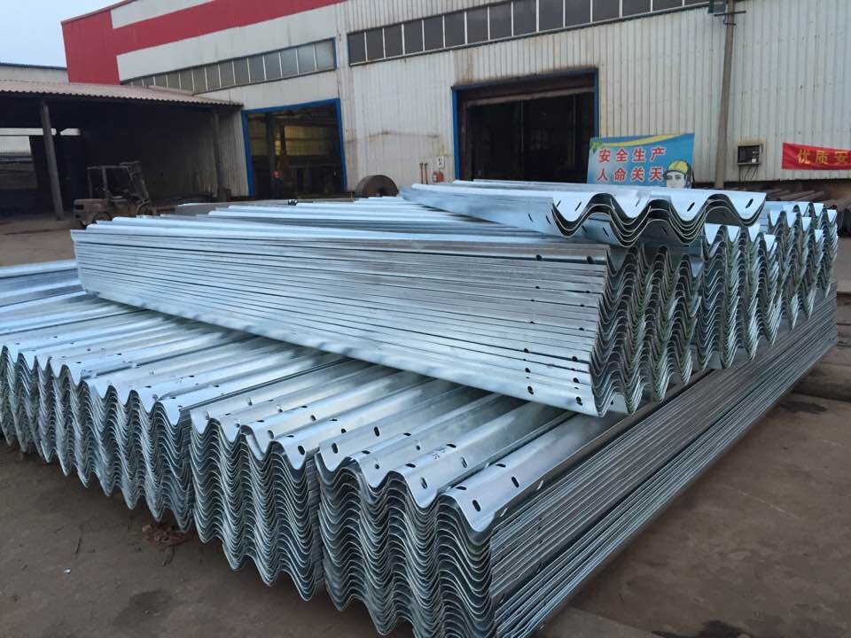 <a href='http://www.hlikea.com/shuangbohulan/'target='_blank'>波形護(hù)欄</a> (1).jpg