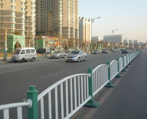 城市馬路護(hù)欄-17